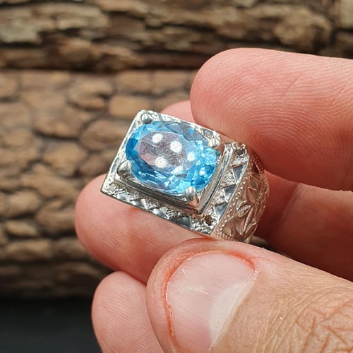 خاتم توباز لندني بيضاوي مطعم بالالماس عدد 4 حبات م...