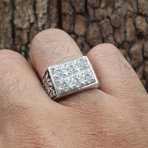 خاتم موزنايت ابيض موديل مربع لكس الشريف تكحيل اسود