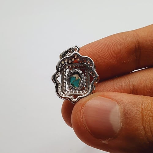 تعليقه حجر الفيروز الطبيعي مرصع بالزركون السويسري...