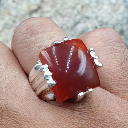 خاتم عقيق كرزي مزعفر مربع موديل نجفي فاخر