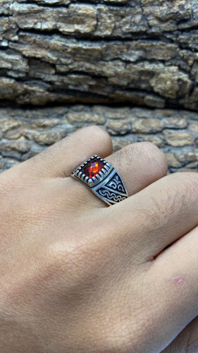 خاتم فضه حجر لون احمر