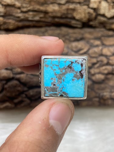 خاتم فيروز نيشابوري مربع راهي صياغه الكتف