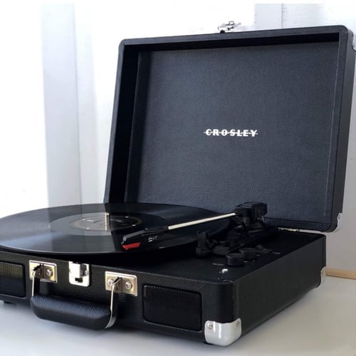 جرامافون اللون الاسود