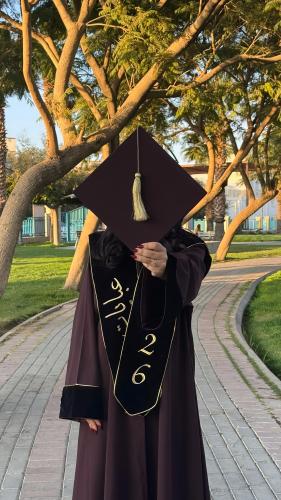 عبايه تخرج باللون الليلكي ( غامق )