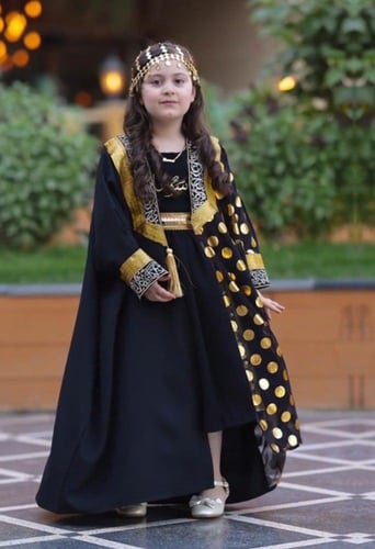 بشت يوم التأسيس بناتي