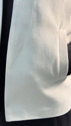سديري ابيض بقلاب فرو "جوخ"