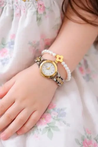 ساعة واسوارة