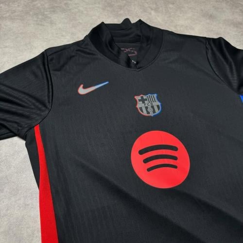 تيشيرت برشلونة الاسود