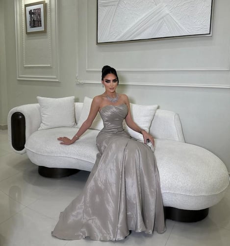 فستان سهرة توب بكسرات جوانب لون رمادي