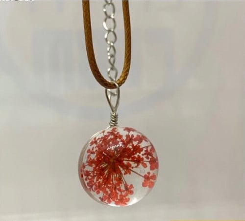 قلادة زهرة الزجاج الحمراء♥️