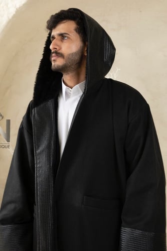 فروة رجالي أسود