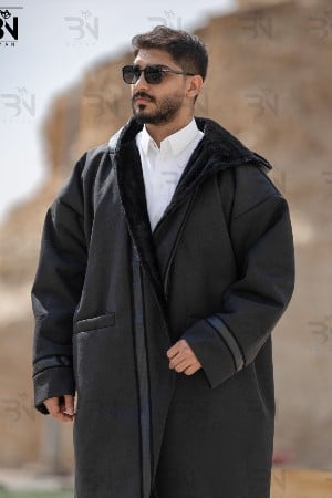 فروة رجالي أسود مع جلد أسود