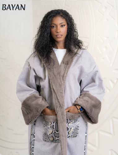 فروة الاناكوندا رصاصي