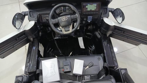 سيارة اطفال هايلوكس 12 V