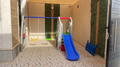 زحليقه و 2 مرجيحة