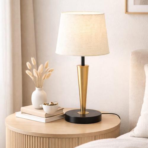 مصباح طاولة ذهبي
