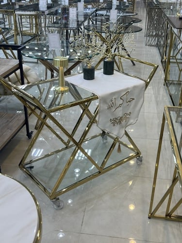 عربية تقديم أستيل ذهبي