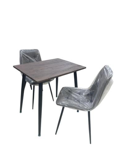 طاولة مع 2 كراسي خشب بني