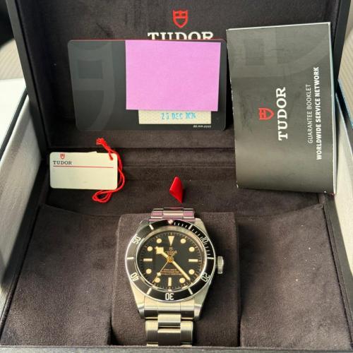 ساعة تيدور بلاك باي (Tudor Black Bay 41)