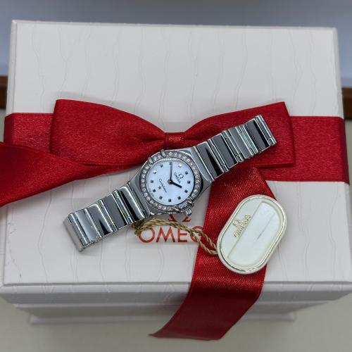 اوميغا نسائي ستيل طوق الماس مينا صدف