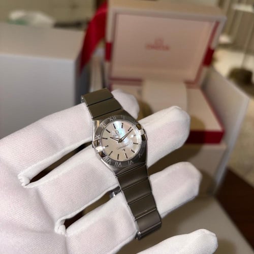 ساعة اوميغا نسائي ستيل مينا صدف