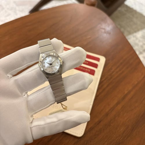 اوميغا كونسيتليشن مينا صدف الماس