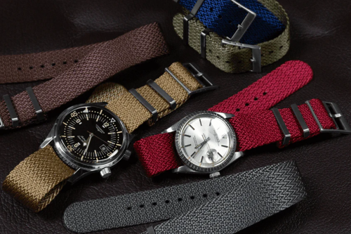 PVD SharkTooth Strap Burgundy (20 mm) ستراب بتطريز...