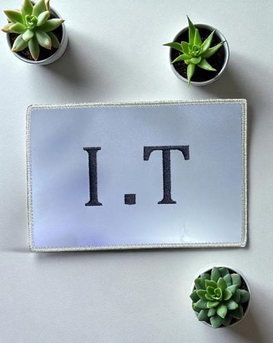 شعار تكنلوجيا المعلومات IT