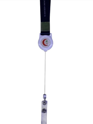 حامل بطاقة الهلال الاحمر السعودي علاق