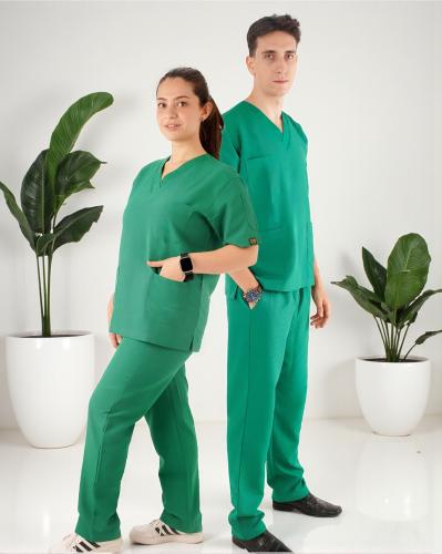 سكراب طبي تقليدي بنطلون وقميص