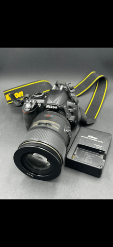 كاميرا نيكون D3100 نظيفة مع عدسة ماكرو + اضاءة
