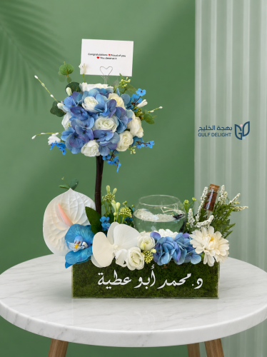 Decorative fish tank, artificial flowers