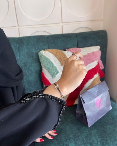 اسورة توري بورش مع تنسيق ورد