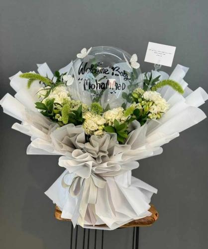 باقة ورد وبالون للعبارات