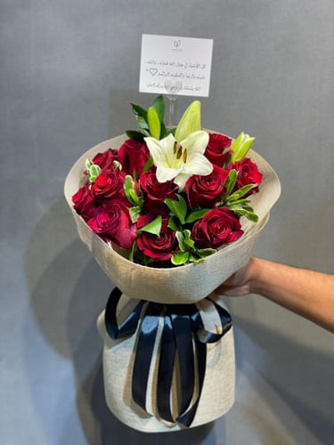 باقة ورد تغليف قماش خيش