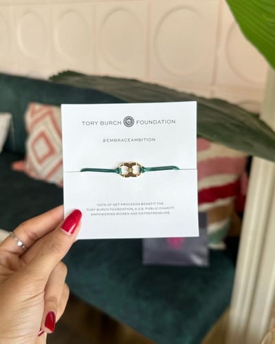 اسورة توري بورش مع تنسيق ورد