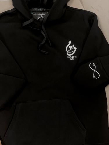 بلوفر ليحتضنك دئمآ بدلا عني مع الحروف والتاريخ