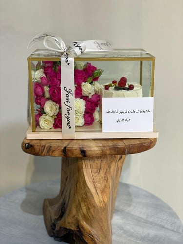 تنسيق كيك ورد بوكس زجاجي