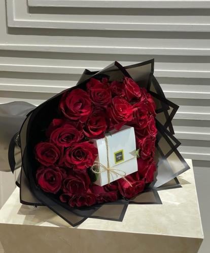 باقة ورد جوي مع شوكلاتة باتشي