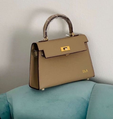 ليلي اند بين