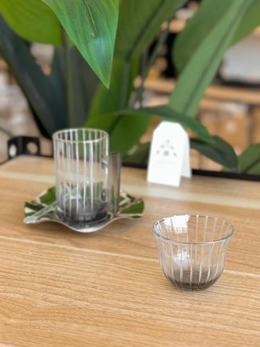 طقم قهوة وشاهي 24 قطعة بلون رمادي أنيق