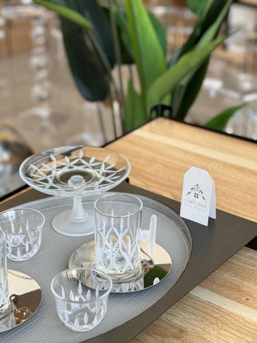 استاند وحامل ضيافة زجاجي بقاعده ثلجية