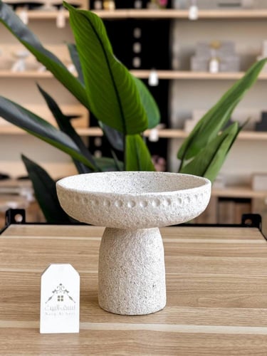 حامل واستاند ضيافة بتصميم حجري أنيق