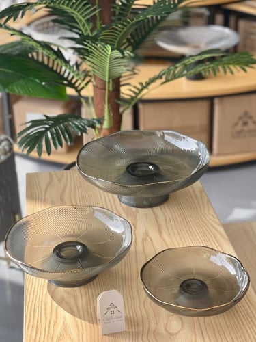 حامل ضيافة زجاجي باللّون للأسود