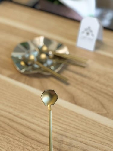 طقم 6 ملاعق بتصميم أنيق وراقي