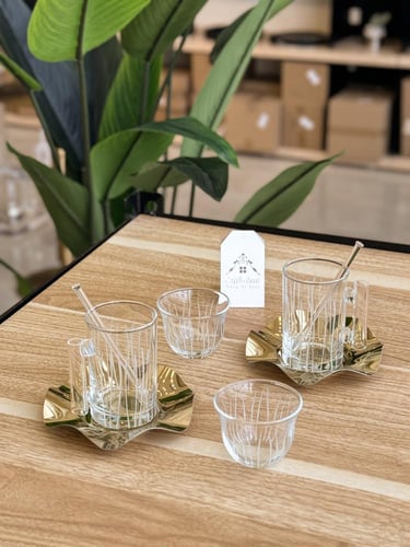 طقم شاهي وقهوة 24 قطعة باللون الذهبي الأنيق