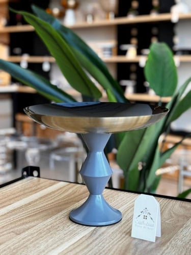 استاند وحامل ضيافة من المعدن