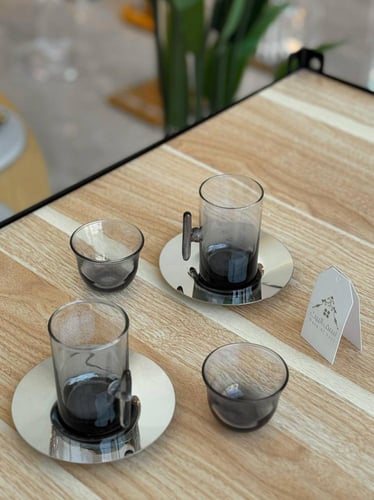 طقم قهوة وشاهي 18 قطعة وبلون راقي