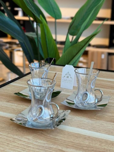 طقم شاهي 18 قطعة باللّون الفضي