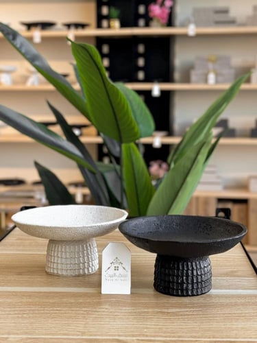 حامل واستاند ضيافة بتصميم حجري مميز